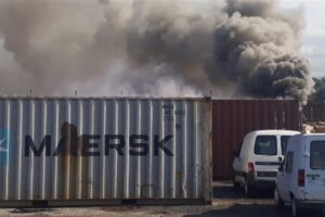 اندلاع حريق كبير داخل مرفأ بيروت