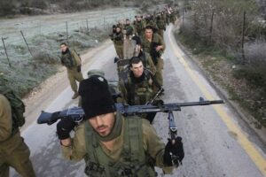 وزير دفاع العدو الإسرائيلي يهدد حزب الله!