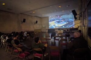 لقاء شبابي في البيت اللبناني في باريس لمشاهدة المباراة الرابعة من السلسلة النهائية لبطولة لبنان في كرة السلة‎
