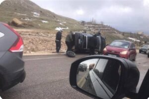 بالصور- حادث سير “مروّع” على طريق ضهر البيدر!