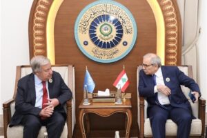 سلام اجتمع مع غوتيريش على هامش قمة بغداد: نؤكد التزامنا الكامل بالتعاون مع اليونيفيل لحفظ الأمن على طول الخط الأزرق