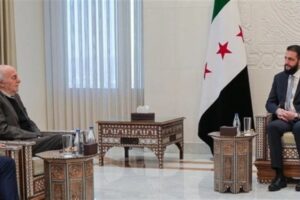 جنبلاط في دمشق: التوترات الطائفية تقلقه