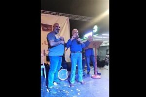 بالفيديو – لائحة الشباب في المنصورية تحتفل بالفوز في الإنتخابات البلدية من أمام المكتب الإنتخابي
