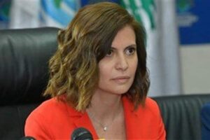 البستاني: “صحّ النوم!” متل العادة دايمًا مأخّرين…