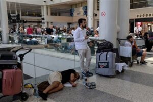 مطار بيروت يعمل ضمن «جدول طارئ»