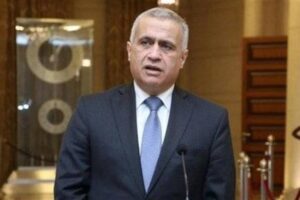 طرابلسي يحذّر من “مجزرة”: مدارس تُقدِم على صرف معلّميها بتعويضات لا تتجاوز الألف دولار!!