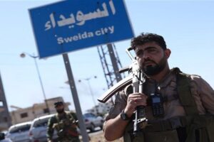 قوات دمشق تنكفئ مُرغمة: اقتتال أهلي في السويداء