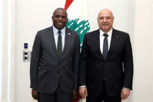 الرئيس عون استقبل وزير الخارجية البريطاني