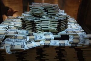 بالصورة – بيليونير لبناني جديد… من هو؟