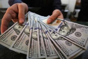 مصرف لبنان: يتوجّب قبول الأوراق النقدية بالدولار الأميركيّ سواء الجديدة أو القديمة