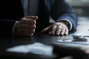كواليس- هذا ما طلبه مسؤول عربي من مرجعية روحية!