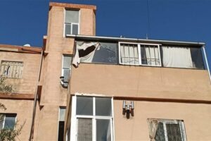 بالصور- بعد الغارات على شمسطار… أضرار في المسجد والمنازل