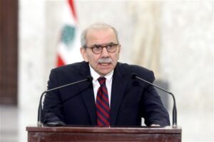 الأخبار: عون يربط زند سلام: تسوية لحفظ ماء الوجه