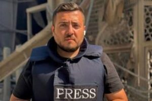 استدعاء مراسل قناة “المنار” تابع…