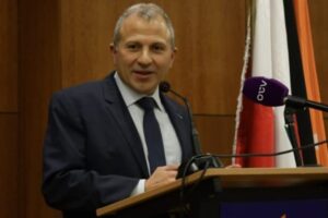 باسيل من بروكسيل: خضنا معارك لنعيد للإنتشار حقه بالتصويت والترشح وهناك من يريد أن ينزع حقوقكم…  في ” ١٧ تشرين” استشهد لبنان و”طارت” اموال اللبنانيين!