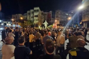 بالصور – مسيرة بالشموع من تنظيم هيئة الحدت في التيار بمناسبة ذكرى ١٣ تشرين
