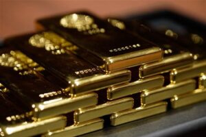 الذهب يواصل الانخفاض… كم بلغ سعر الأونصة؟