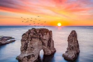 قضية ” صخرة الروشه” تتفاعل.. إستدعاءات متواصلة وتحقيقات!