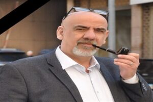 وفاة صحافي لبناني…