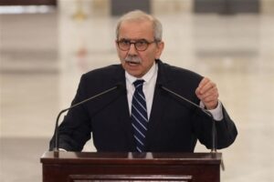 بالفيديو- سلام ينفعل: ” ما رح خليك تكمّل! “