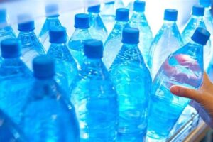 بالصورة – دولة عربيّة تسحب “مياه تنورين” من أسواقها!