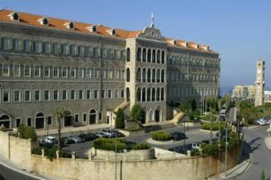 وزير لبناني يتعرض لوعكةٍ صحية!