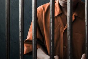 قبل ساعات من إعدامه.. سجين ينجو من الموت!