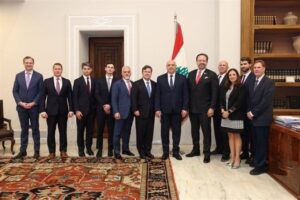 الرئيس عون اطلع الوفد الاميركي على مشروع قانون الفجوة المالية والوفد يبدي الاستعداد لمساعدة لبنان في تحقيق الامن والاستقرار في الجنوب