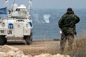 الجيش الإسرائيلي يطلق النار على اليونيفيل.. وبيانٌ!