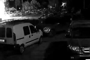 لحظات رعبٍ إثر استهداف سيارة.. شاهدوا الفيديو!