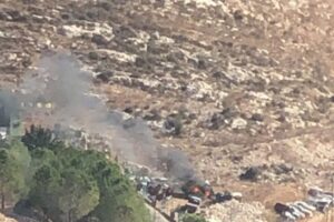 بالصور – غارة بـ 3 صواريخ على سيارة بين الصوانة وخربة سلم