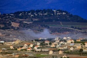 بالفيديو – مشاهد تحبس الأنفاس.. لحظة نجاة مواطنين من الغارة الإسرائيلية جنوب لبنان