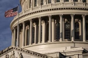 الجمهورية: يفاخرون بأنّ لديهم آذاناً صاغية في الولايات المتحدة… ويروّجون لاستياء أميركي من قيادة الجيش