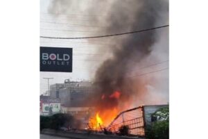 بالفيديو – احتراق شاحنة على أوتوستراد جونية فجر اليوم (بعدسة الزميل جورج فغالي)