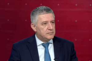 عطالله: بئس الزمن الذي يفنجر فيه الحرامي عيونه بوجه الشعب المسروق