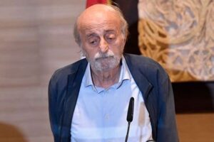 جنبلاط: الحبر الأعظم…”نجح”!