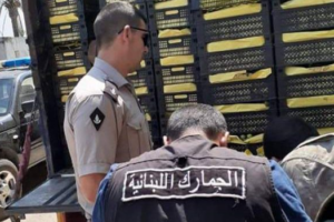 جمارك صيدا ضبطت كمية كبيرة من الأحذية المهربة