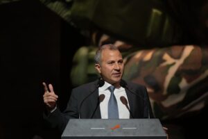 اعمال جبران باسيل بتحكي عنو (سمير مسره)