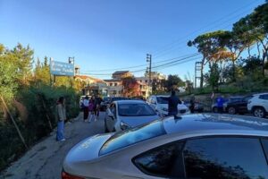 طلاب اليسوعية لم يتمكنوا من الوصول الى امتحاناتهم في الوقت المناسب…والسبب تدابير السير المتخذة من قبل بلدية الفنار (بالصور)