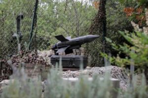 ملامح طرحٍ بريطاني لمأزق السلاح: تجربة إيرلندا تَصلح للبنان؟ (المدن)