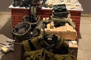 الجيش: تدابير أمنية واسعة في مختلف المناطق في سياق الملاحقة المستمرة للمطلوبين وتجار المخدرات