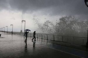 استعدّوا: المنخفض الجويّ يصل الليلة إلى لبنان… أمطارٌ طوفانيّة وثلوج كثيفة!