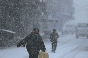 تفادياً للخطر.. تقيّدوا بهذه الإرشادات خلال العواصف والأعياد!