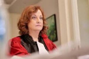 غادة عون: أنا لا أجيد التبخير: تقييم مختصر لسنة العهد الأولى…