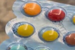 في سوبرماركت معروف… ديدان في الشوكولا!