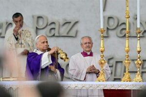 شو الوضع؟ البابا يودع لبنان بالدعوة لوقف العنف والقتال… أورتاغوس تعود والأسئلة المُثقلة بالمخاطر تخيّم على لبنان مجدداً!