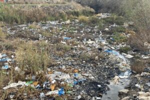 مصلحة الليطاني تنظف النهر ودعت البلديات إلى منع رمي النفايات فيه ومحاسبة المخالفين