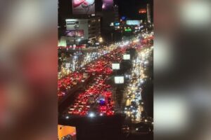 مع موسم_الأعياد… زحمةٌ خانقة تشلّ حركة السير