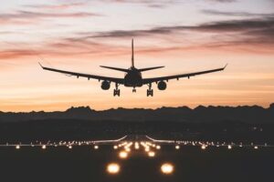 طائرة متّجهة إلى تل أبيب تدخل الأجواء اللّبنانية؟