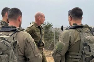 قائد المنطقة الشمالية في الجيش الإسرائيلي على حدود سوريا ولبنان: جاهزون لأي تطورات